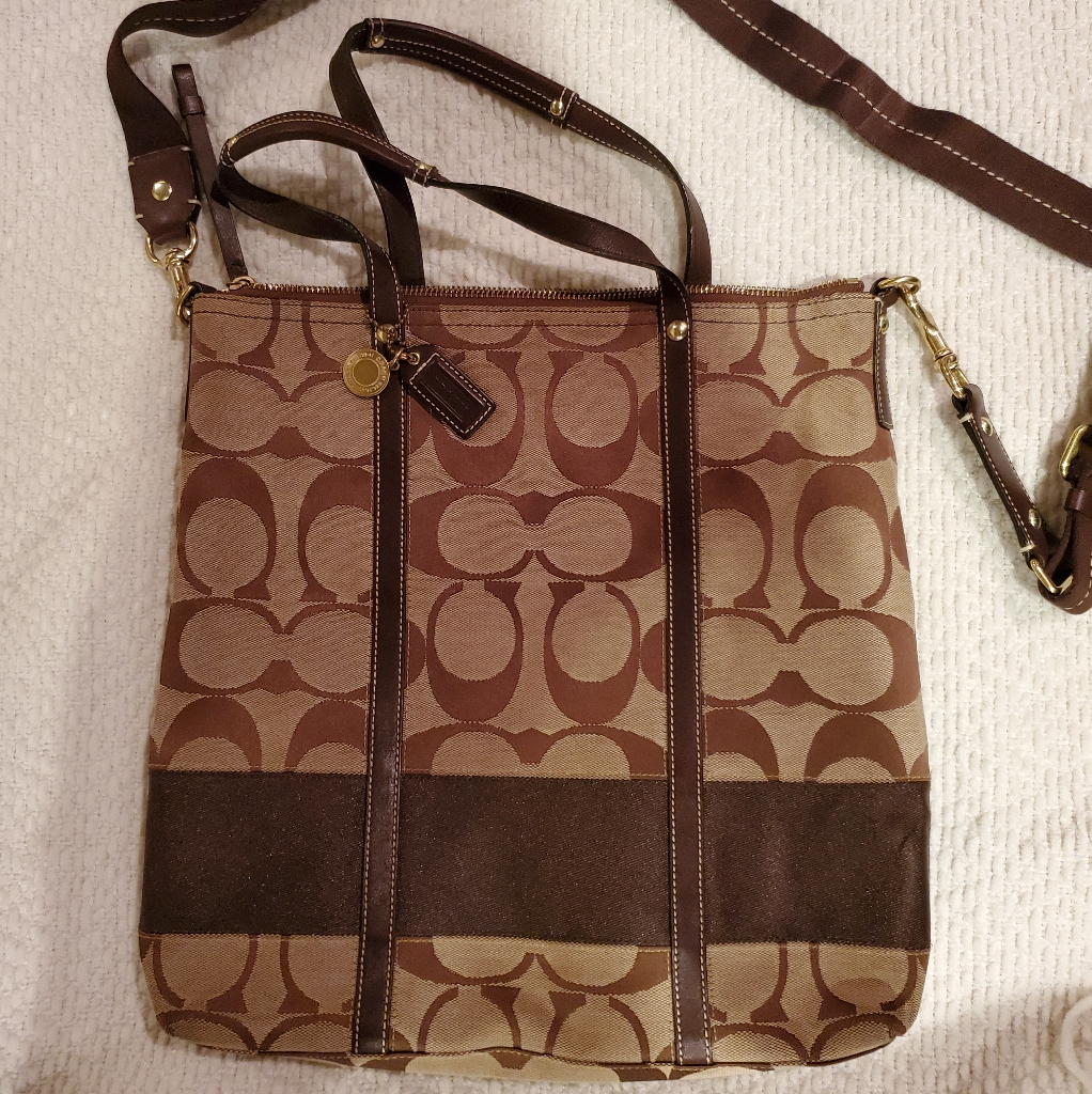 Beautiful Brown Classic Coach MagazineCrossbody
